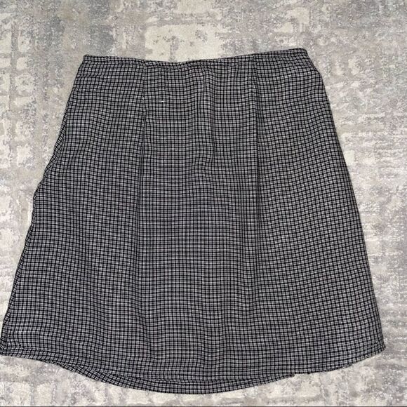 🚨 3 for $25 - AEO Plaid Mini Skirt - Picture 2 of 9